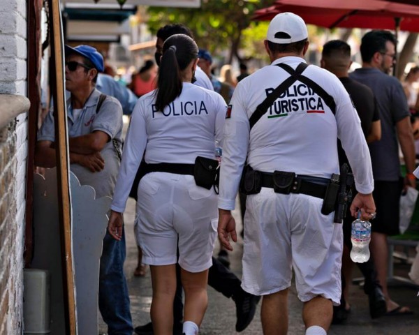 USA WARN AGAINST ANY TRAVEL TO MEXICO