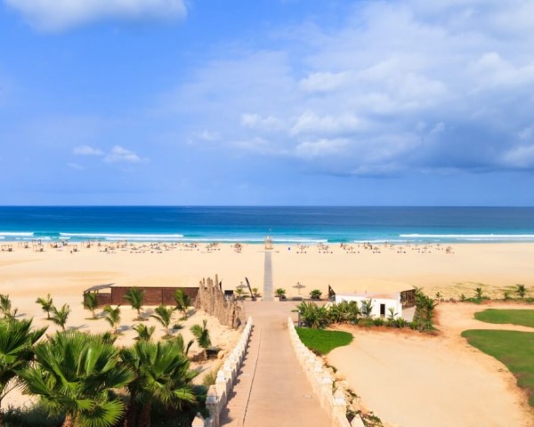 CAPE VERDE PLANS TO REACH 1.3 MILLION TOURISTS