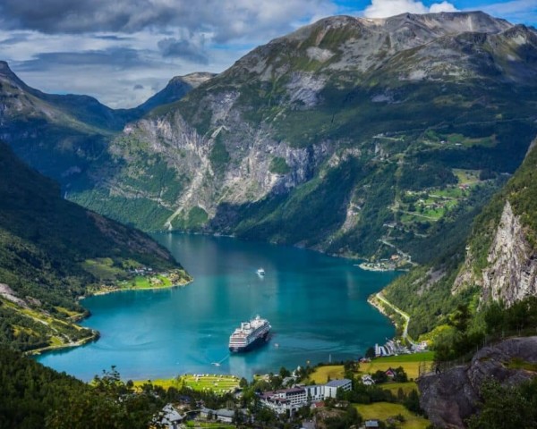 NORWAY’S GOVERNMENT AIMS FOR DIESEL-FREE FJORDS