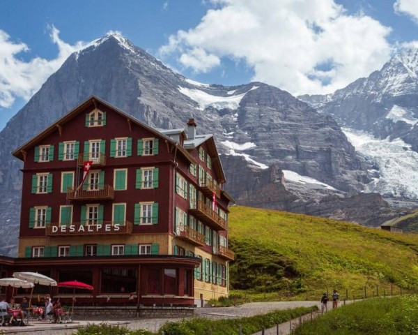 RECORD SUMMER SEASON FOR THE SWISS HOTEL INDUSTRY