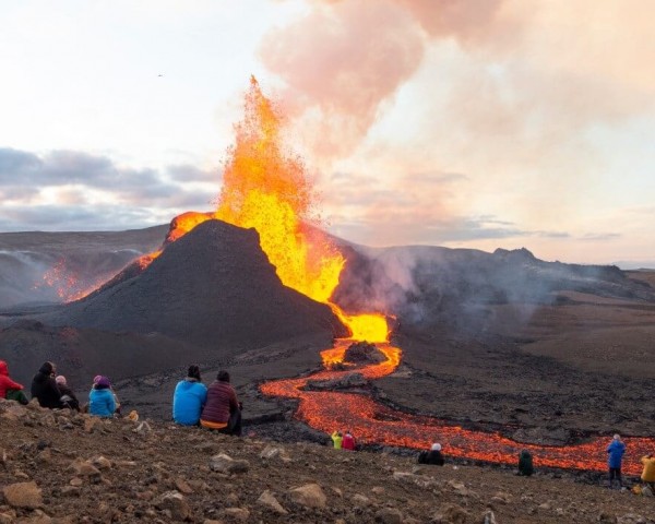 ICELANDIC TOURISM INDUSTRY AFFECTED BY VOLCANIC ERUPTIONS