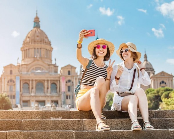 TOURISM SOARS IN SPAIN: THE IMPORTANCE OF DISTANT MARKETS INCREASED