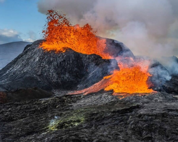 ICELAND’S TOURISM AFFECTED AGAIN BY A NEW VOLCANIC ERUPTION