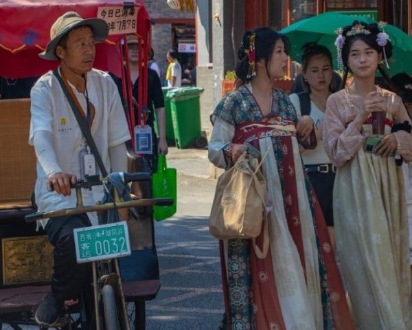 CHINESE TOURISTS VISITING SOUTH KOREA AND VICE VERSA