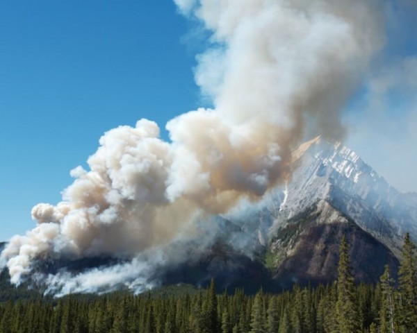 CANADIAN TOURISM FACES THE IMPACT OF FIRES